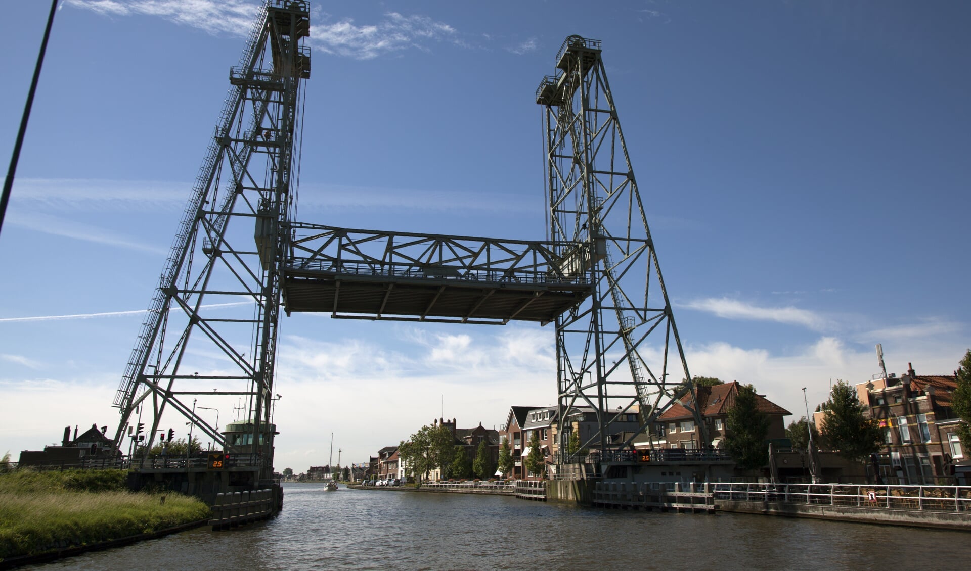De hefbrug in Alphen aan de nRijn waar Breaze airco's levert en installeert door STEK-gecertificeerde monteurs.